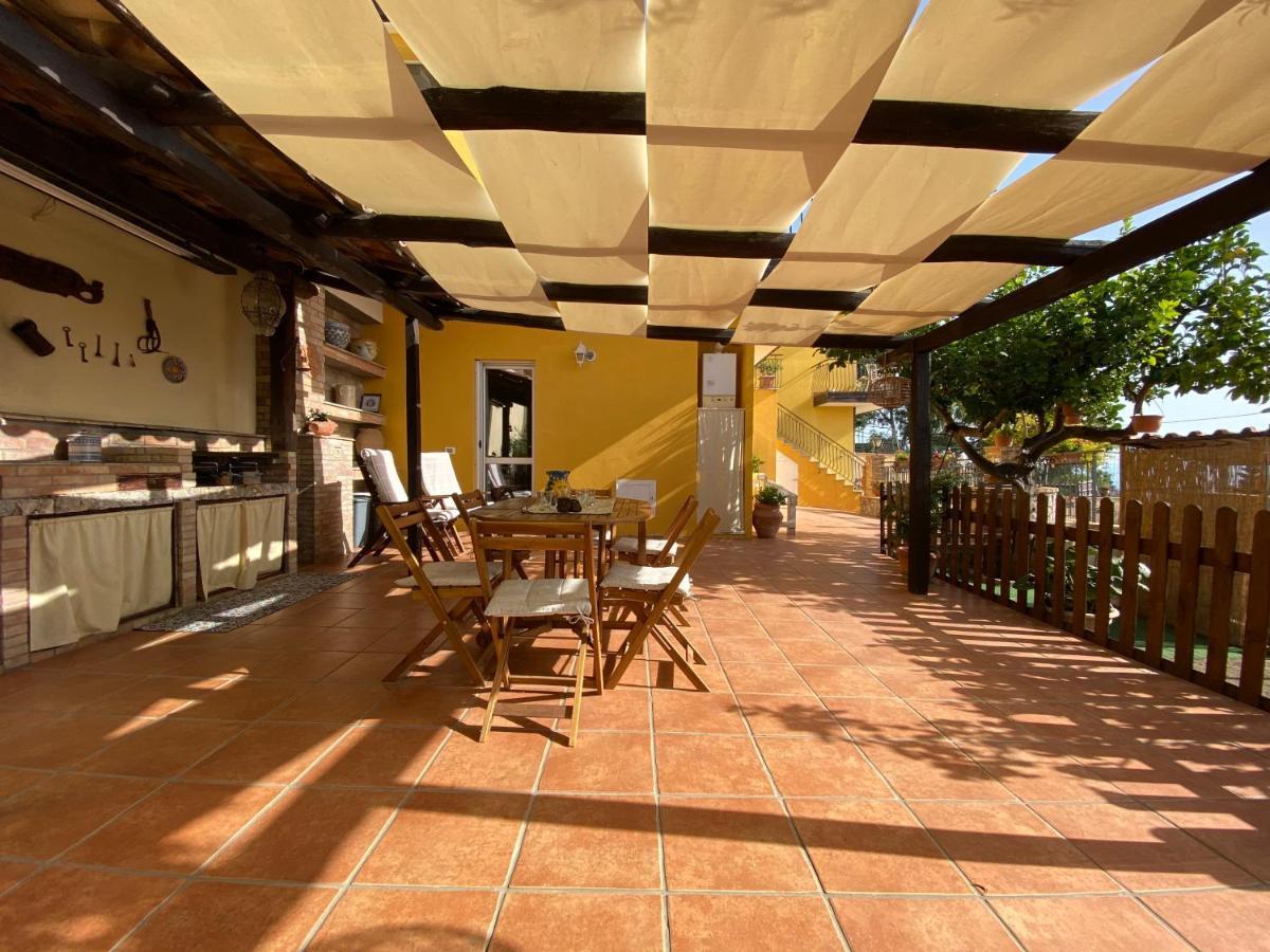 Casa Vacanze Marale كاستلمولا المظهر الخارجي الصورة