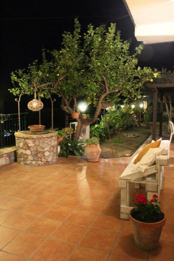 Casa Vacanze Marale كاستلمولا المظهر الخارجي الصورة